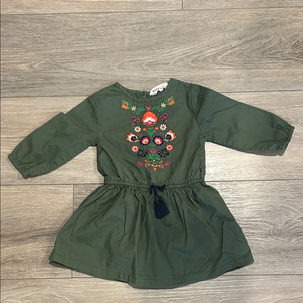 Charming Green Kids Dress with Floral Embroidery Size 9-12 months